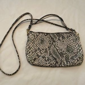 Crossbody purse